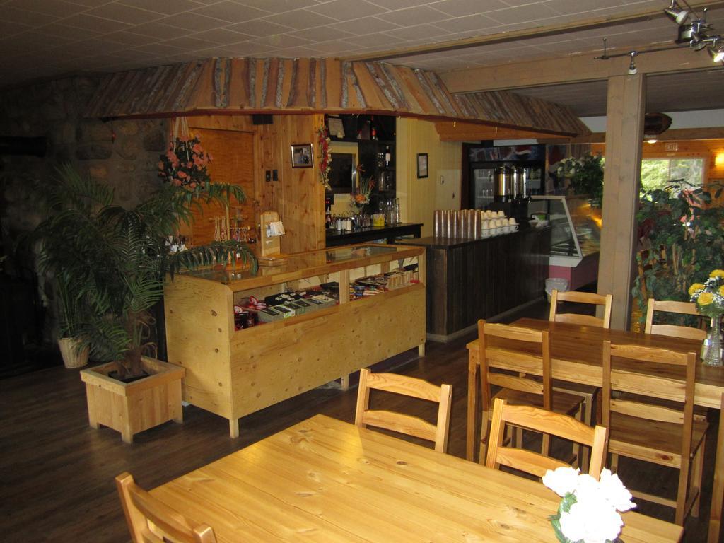 Spirit Lake Lodge Whitehorse Esterno foto