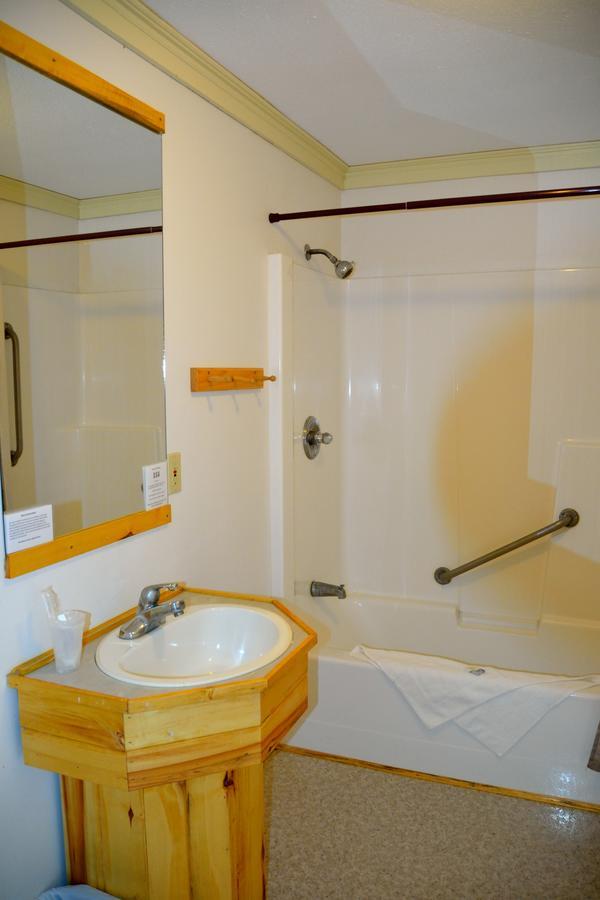 Spirit Lake Lodge Whitehorse Esterno foto